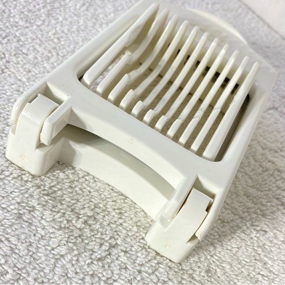 5/$35 Vintage The Pampered Chef White Egg Slicer Plus - Picture 8 of 16